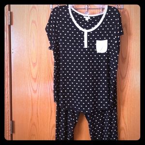 Black with white hearts pajamas 🖤 🖤🖤